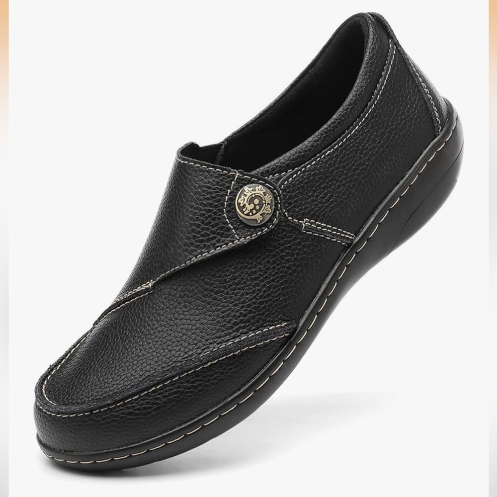 NWOT Terrikat Black Classic Casual Leather Loafers